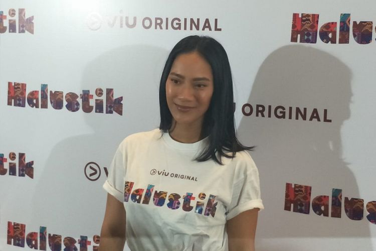 Tara Basro saat ditemui dalam jumpa pers Viu Original Series Halustik, di kawasan Menteng, Jakarta Pusat, Senin (6/8/2018).