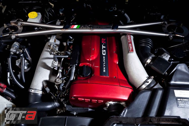 Ruang mesin Nissan Skyline GT-R R34 yang dipakai Paul Walker di Fast & Furious 4