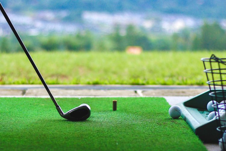Ilustrasi olahraga golf di Sentul Highlands, Jawa Barat, 6 Februari 2021.
