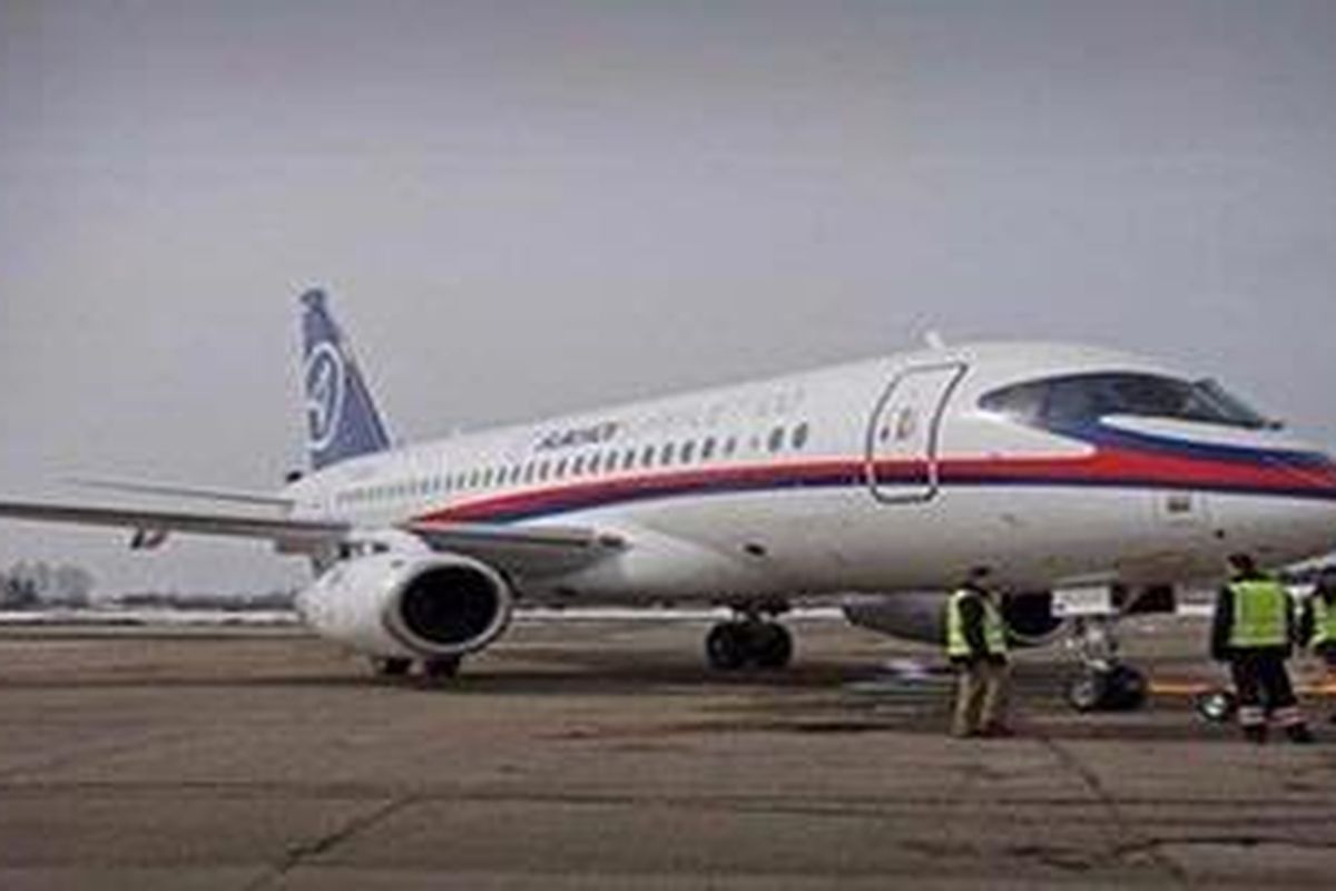 Pesawat penumpang produksi pabrikan pesawat tempur Sukhoi, Sukhoi Superjet 100.