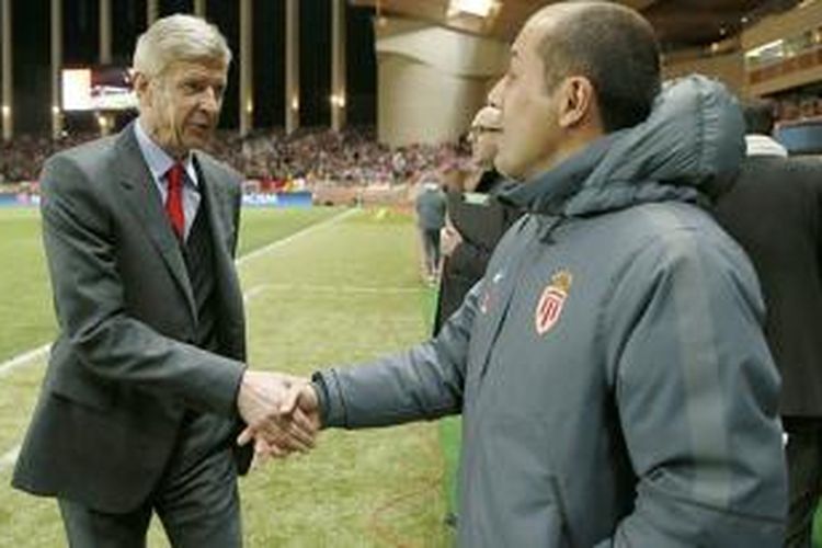 Manajer Arsenal, Arsene Wenger (kiri) dan pelatih AS Monaco, Leonardo Jardim. 