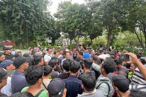 Rumah Nenek Elina Dibongkar Ormas, Arek-arek Surabaya Demo Desak Penetapan Tersangka