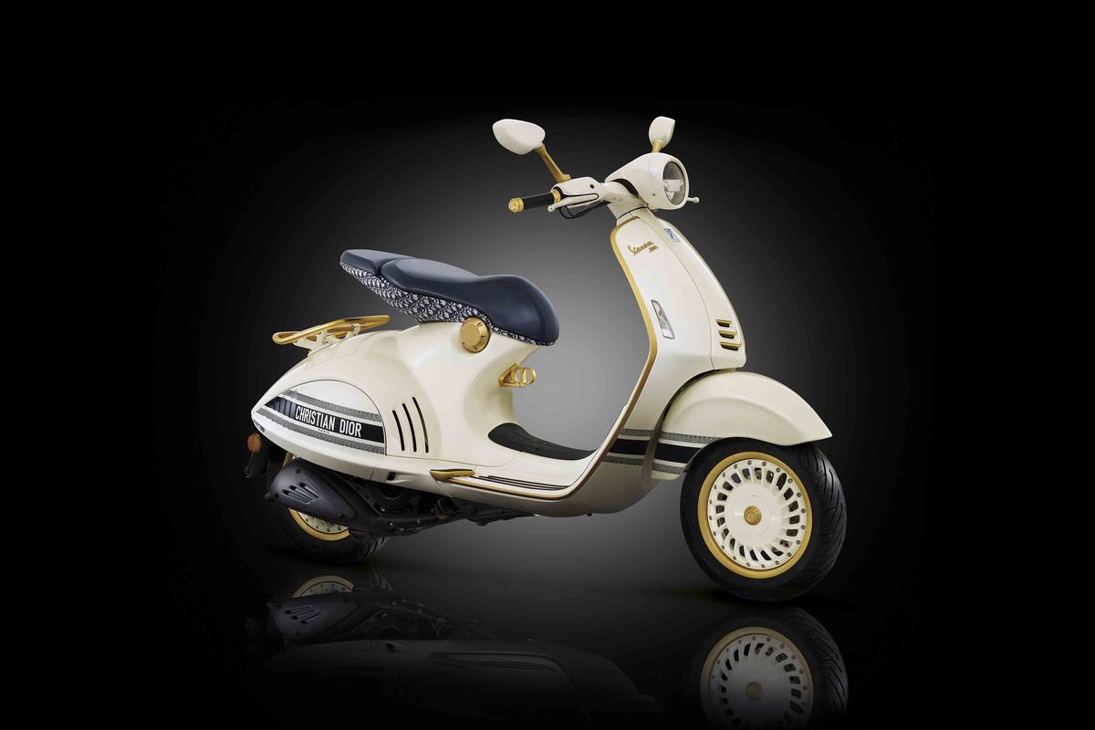 Vespa 946 Christian Dior