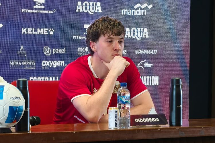 Ole Romeny berbicara dalam sesi konferensi pers usai laga Timnas Indonesia vs Mozambik yang berlangsung di Stadion Utama Gelora Bung Karno pada Selasa (9/6/2026).