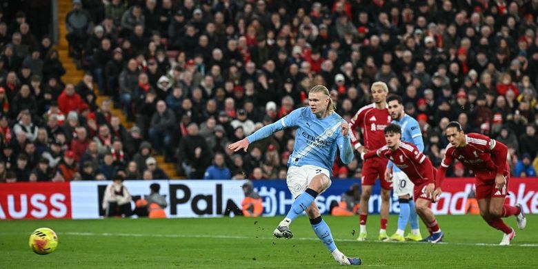 Erling Haaland mencetak gol penalti ke gawang Liverpool. Hasil Liverpool vs Man City dalam lanjutan Liga Inggris (Premier League) 2025-2026, Minggu (8/2/2026), berakhir dengan skor 1-2. 