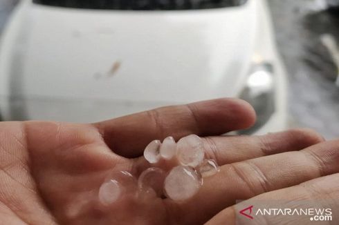 Hujan Es di Musim Pancaroba, BMKG Imbau Warga Hati-hati Saat Berkendara 