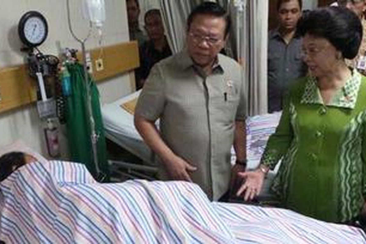 Menkokesra Agung Laksono dan Menkes Nafsiah Mboi, Jumat (22/2/2013), melakukan kunjungan ke Rumah Sakit Umum Daerah Budhi Asih.