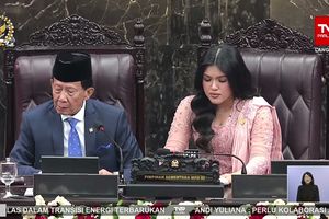 Ketua dan Wakil Ketua MPR RI Sementara: Guntur Sasono dan Larasati Moriska