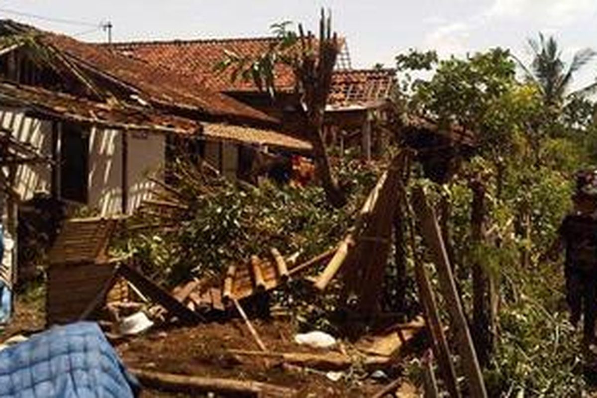 Ilustrasi rumah korban puting beliung