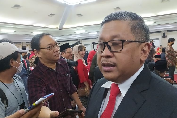 Sekjen PDI Perjuangan Hasto Kristiyanto saat ditemui di Gedung Grhadika Bakti Praja Semarang. Senin (30/1/2023).