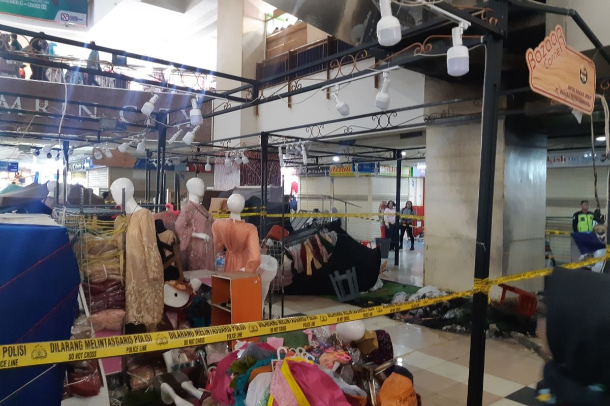 Kebakaran terjadi di beberapa stand atau lapak pakaian yang berada di lantai dasar Thamrin City, Jakarta Pusat, Kamis (27/2/2020) pagi