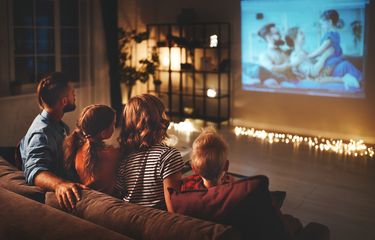 Ilustrasi nonton film