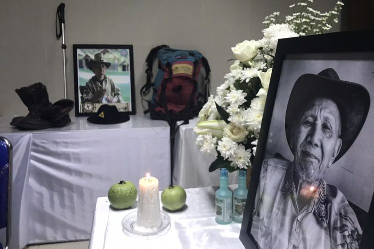 Suasana tempat persemayaman jenazah Herman Onesimus Lantang (80) di Rumah Duka Rumah Sakit Harapan Kita, Jakarta pada Senin (22/3/2021). 