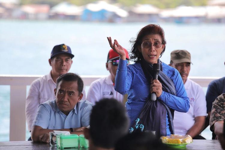 Menteri Kelautan dan Perikanan Susi Pudjiastuti berharap pulau terdepan yang ada di Kepulauan Riau, seperti Anambas bisa jadi pioner utama industri perikanan dan pariwisata kelautan.
