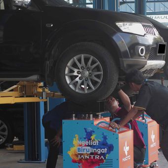 Proses analisis perbaikan kaki-kaki mobil