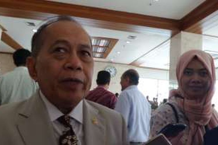Anggota Komisi I DPR, Syarief Hasan di Kompleks Parlemen, Senayan, Jakarta, Senin (27/6/2016)