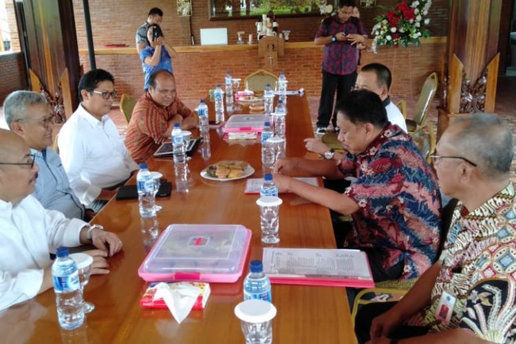 Dalam pertemuan tersebut, hadir pula Sekretaris Jenderal KKP Nilanto Perbowo dan Direktur Jenderal Perikanan Tangkap KKP Zulficar Mochtar 