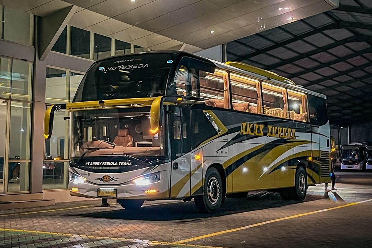 Bus baru PO Akas Aurora