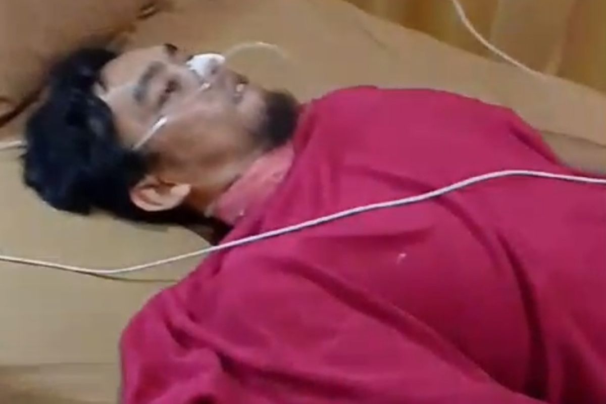 Seorang driver taksi online, bernama Khairul Putra Harahap, saat menjalani perawatan di Rumah Sakit Bhayangkara, di Kota Medan, pada Senin (4/11/2024).  