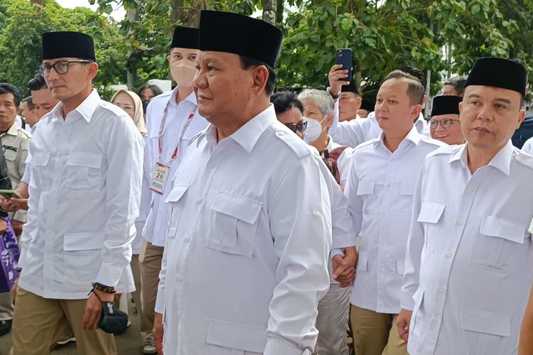 Ketua Umum Partai Gerindra Prabowo Subianto menghadiri perayaan hari ulang tahun (HUT) ke-15 Gerindra di Kantor DPP Partai Gerindra, Jakarta Selatan, Senin (6/2/2023). 