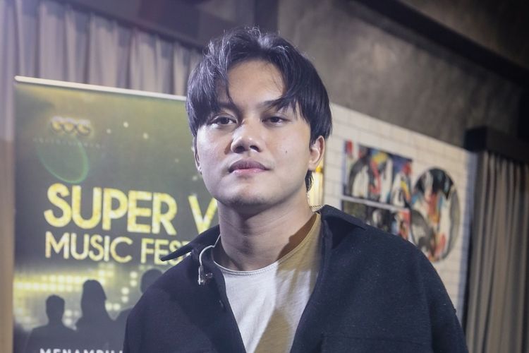 Rizky Febian tampil di acara Super VIP Music Festival di kawasan Gandaria, Jakarta Selatan, Rabu (23/2/2022). 