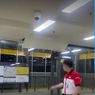 Video Viral Plafon Stasiun LRT Jabodebek Cawang Jebol akibat Hujan Deras, Lantai Tergenang
