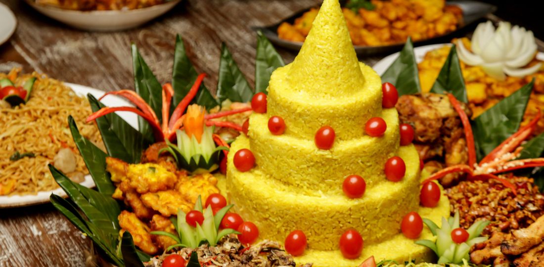 5 Tips Bikin Nasi Tumpeng, Cara Masak Sampai Trik Agar Tak Mudah Basi