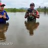 Banjir di Jalan Raya Ketapang Kalbar Makin Tinggi, Kendaraan Tak Lagi Bisa Melintas
