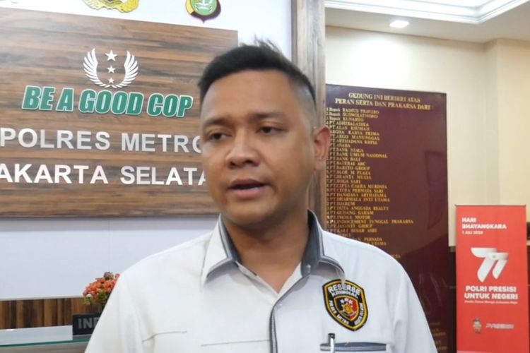 Wakasat Reskrim Polres Metro Jakarta Selatan Kompol Henrikus Yossi saat ditemui di kantornya, Selasa (5/9/2023). 