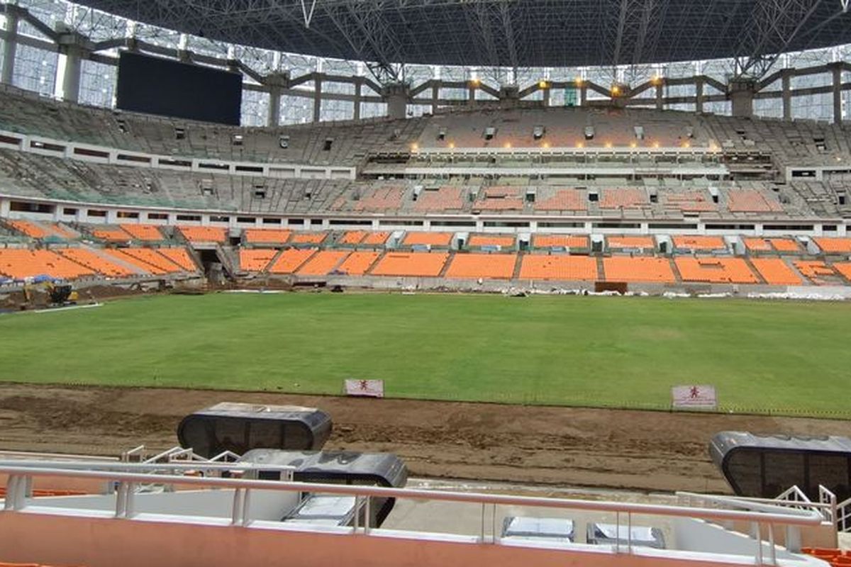 Perbedaan rumput JIS dengan rumput stadion bersandar FIFA. Terkini, PSSI mengklarifikasi terkait informasi soal pengecekkan di pinggir lapangan dan biaya renovasi menelan biaya Rp 5 triliun.