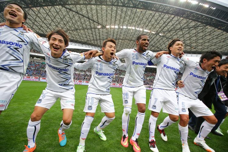 Gamba Osaka menjadi tim yang menggunakan jersey dari Umbro pada J1 League musim 2022.