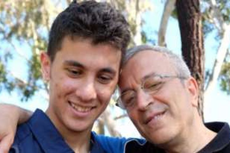 Saad Al-Kassab (kiri) baru belajar bahasa Inggris pada 2014 setelah tiba dari Suriah. 