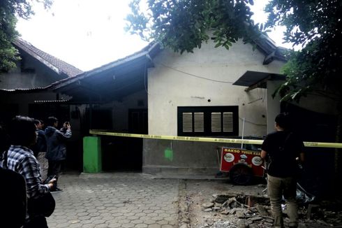 Polisi Bersenjata Lengkap Geledah Rumah Kontrakan Pedagang Bakso Tusuk di Sleman