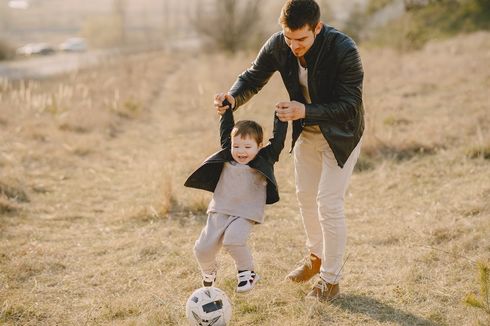 Peran Ayah dalam Pengasuhan Anak di Setiap Tahap Usia