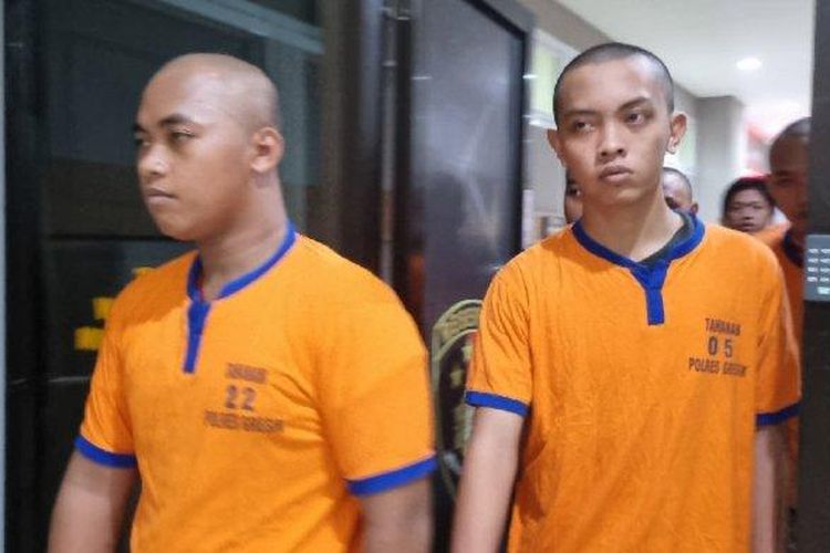 AG diamankan bersama teman-temannya komplotan pesilat yang keroyok pemuda Krian Sidoarjo, Jumat (24/5/2024). Ngaku ikut teman-teman usai pesta miras
