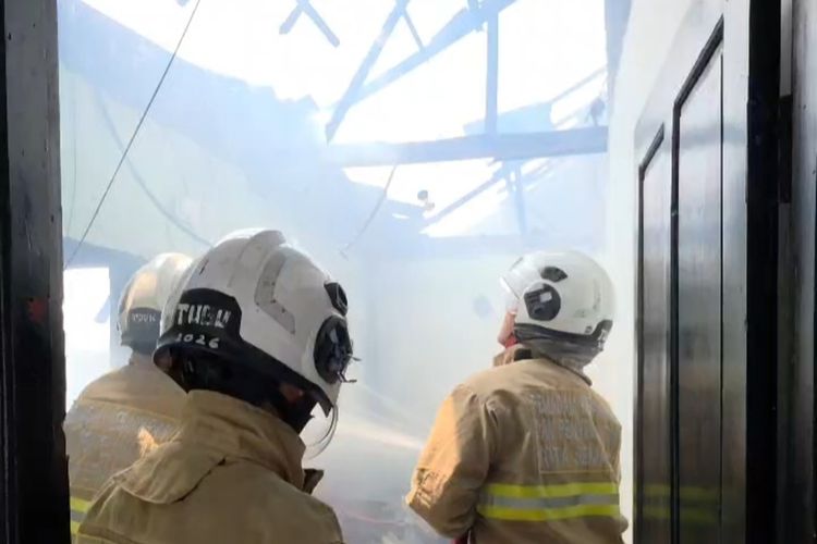 Tempat Karaoke di Semarang Hangus Terbakar, Kerugian Capai Rp 100 Juta