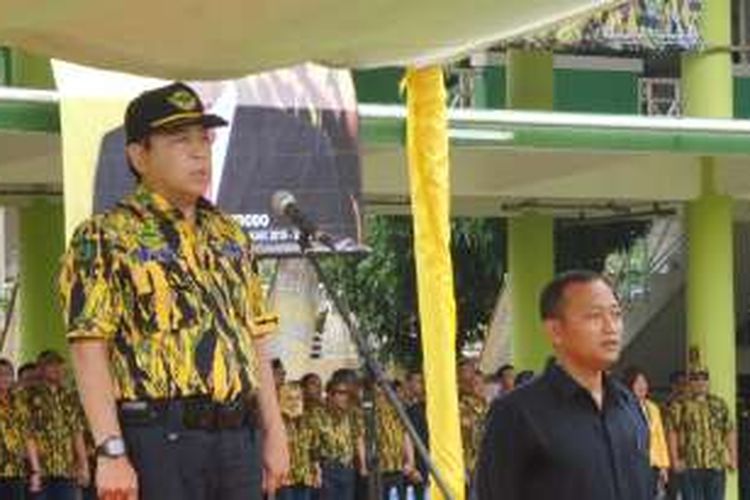 Ketua Umum DPP Partai Golkar Setya Novanto saat menjadi pembina pada upacara penutupan Jambore Nasional dan Diklat Siaga Karya AMPG 2016 di Lapangan ex Golf Driving Range, Senayan, Jakarta, Minggu (23/10/2016)