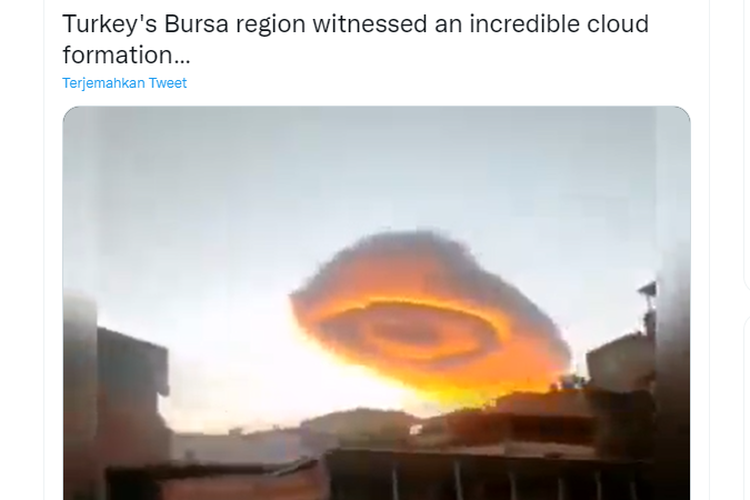 Fenomena awan lentikular berbentuk mirip UFO muncul di Turki