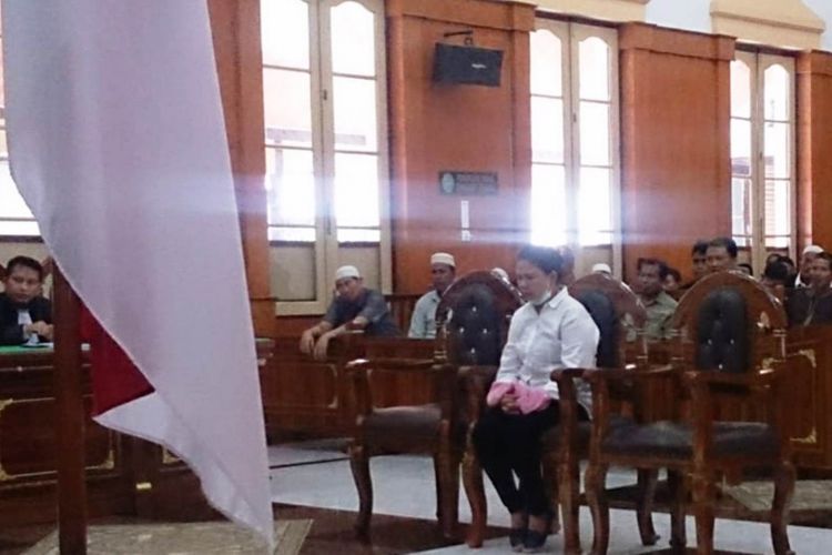 Sisi Meiliana divonis 18 bulan penjara oleh majelis hakim PN Medan pada Selasa (21/8/2018), karena terbukti bersalah melakukan protes terhadap suara azan 