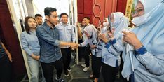 Sambangi PT Sritex, Gibran Janji Akan Sederhanakan Peraturan untuk Permudah Industri