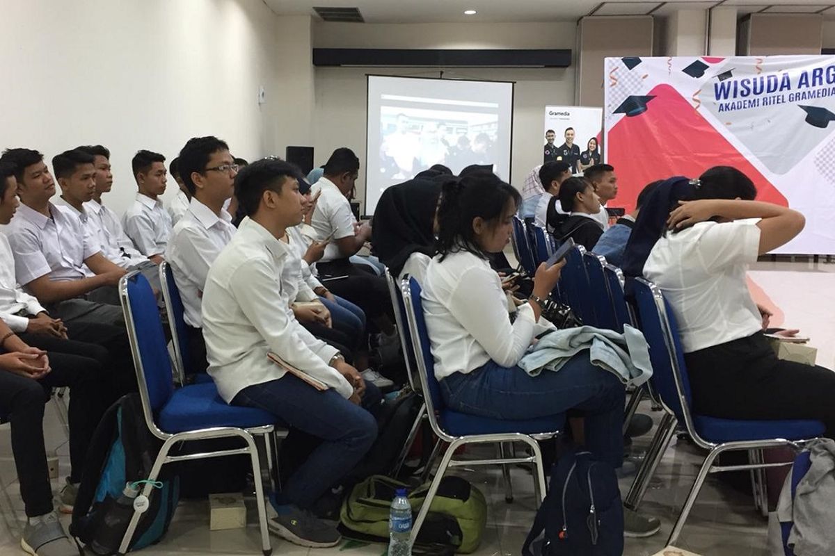 Peserta program pendidikan dan pelatihan Akademi Ritel Gramedia (ARG) di Gramedia Learning Center, Jakarta, Senin (1/7/2019).