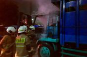 Sedang Tidur di Truk, Sopir Terkejut Kendaraannya Penuh Asap