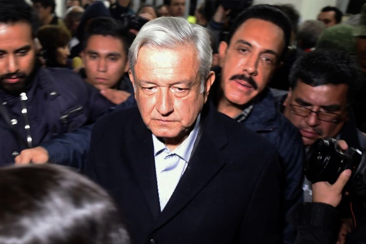 Presiden Meksiko Andres Manuel Lopez Obrador saat tiba di Kota Tlahuelilpan, tempat terjadinya ledakan pipa minyak ilegal.