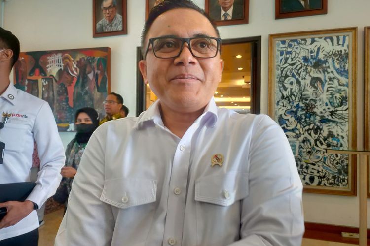 Menteri Pendayagunaan Aparatur Negara dan Reformasi Birokrasi (Menpan-RB) Abdullah Azwar Anas ditemui di kawasan Jakarta Pusat, Selasa (14/3/2023).