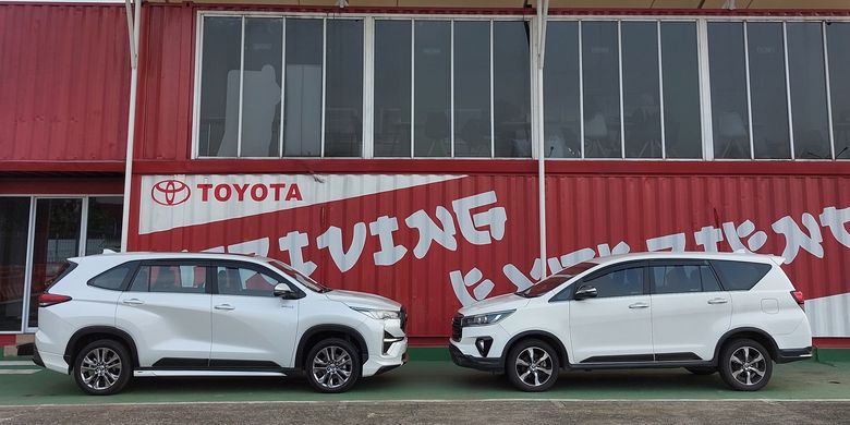 Toyota Innova Zenix vs Reborn Diesel