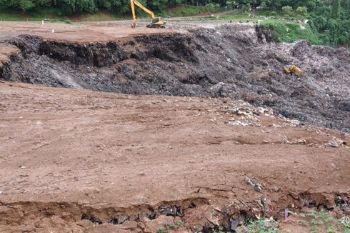 TPS Cilowong Serang Longsor, 2 Warga Diduga Tertimbun Belum Ditemukan