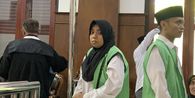 Sewa Ekskavator, Wanita di Surabaya Tiba-tiba Robohkan Rumah Dinas Bea Cukai