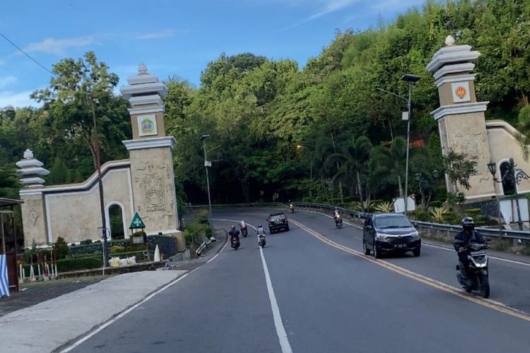 Pintu masuk Gunungkidul di Jalan Yogyakarta - Wonosari