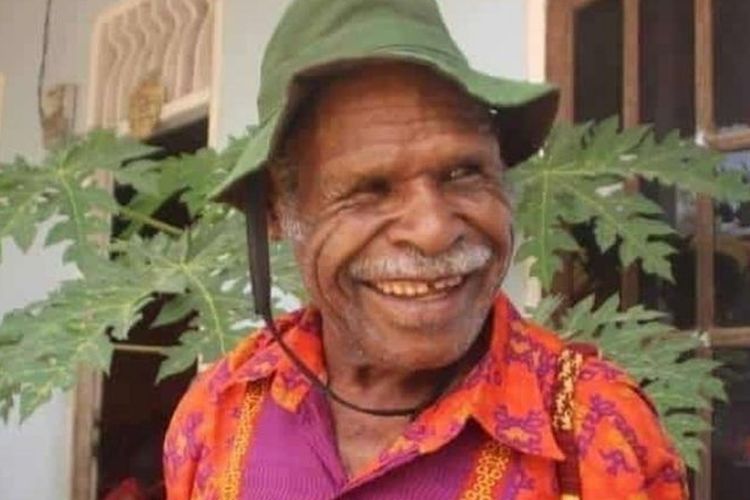 A photo of Papuan priest Yeremia Zanambani before his death on Saturday (19/9/2020)