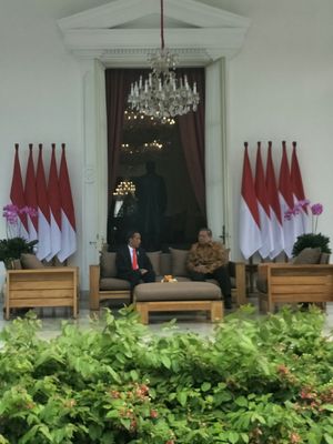 Presiden Joko Widodo bertemu Presiden keenam SBY di Istana, Jumat (27/10/2017).